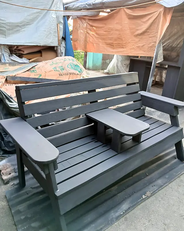 Grey wooden companion bench with a table in the middle – Lynn's Furniture