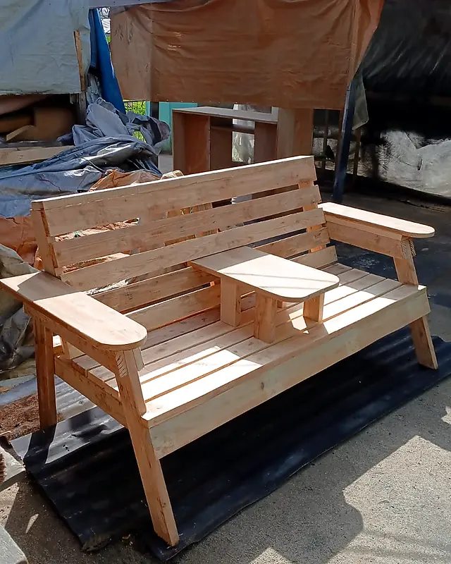 Natural wood companion bench with a centre table – Lynn's Furniture