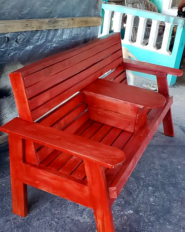 Orange wooden companion bench with a small table between the two seats – Lynn's Furniture